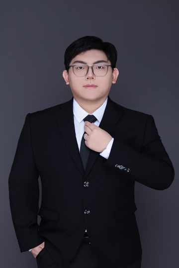 孙渤轩老师照片